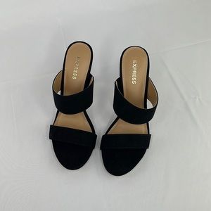 Express- black shoe. 4 inch high heel